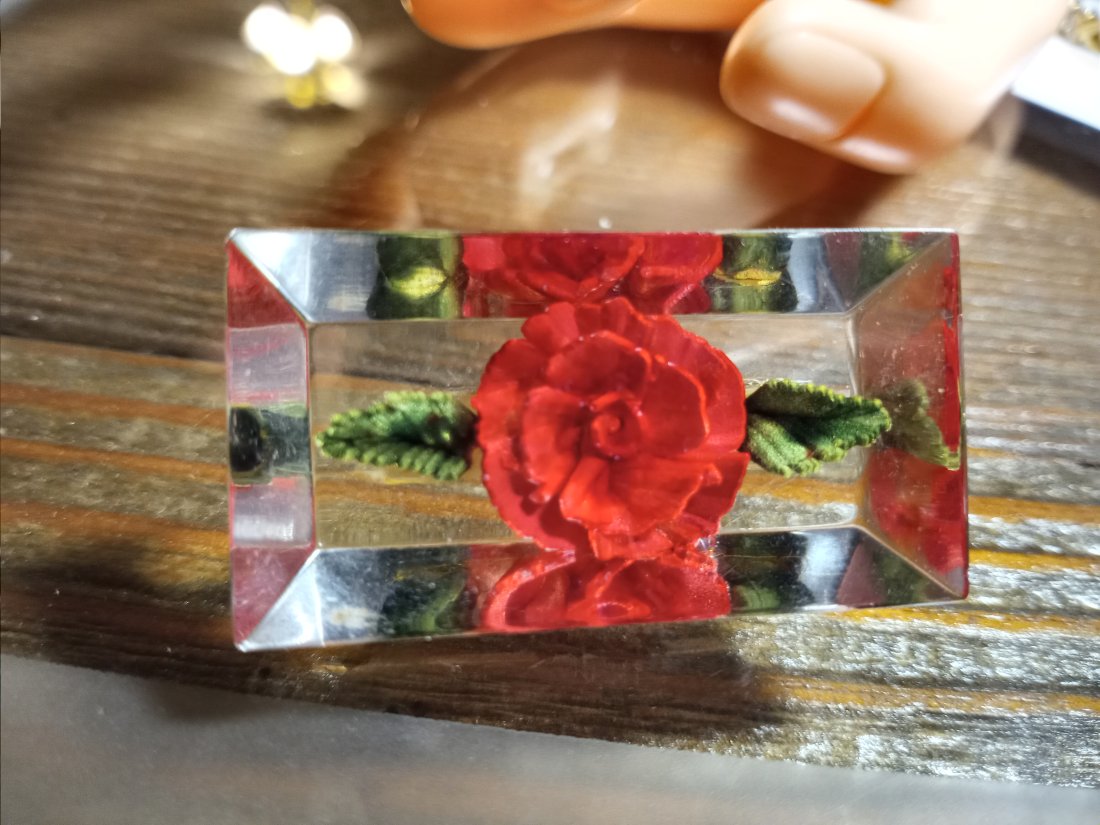 Nice Very Vintage Clear Lucite Floral Brooch: All orginal. Very acrylic. Cool