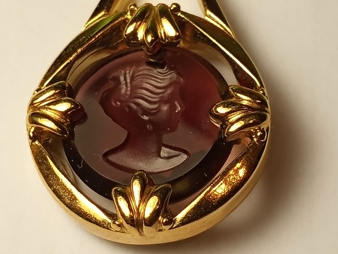 Byutimous Vintage Amethyst Intaglio Glass Necklace (1 of 5)