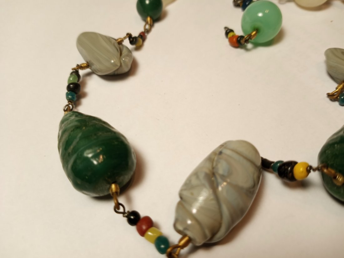Art Glass Looks Like Chewing Gum Wads Necklace: Actually, really good work. You try rolling up molten glass like a wad of chewing gum. 18 1/2 inches total length.