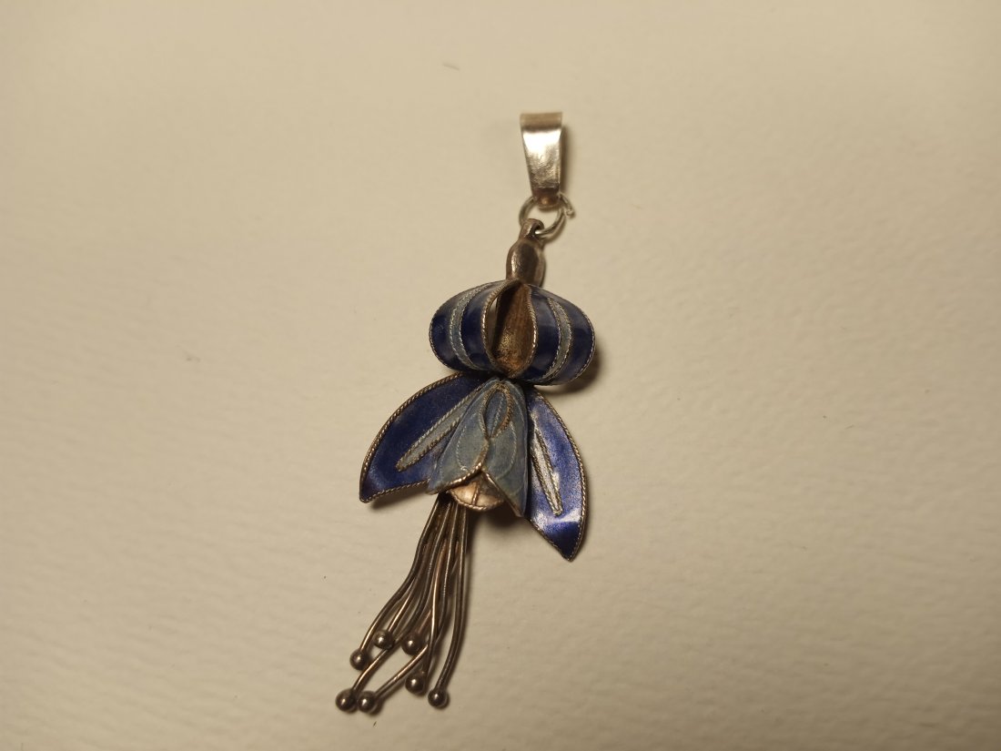 Beautiful Vintage Sterling Silver Enameled Necklace Pendant (1 of 4)