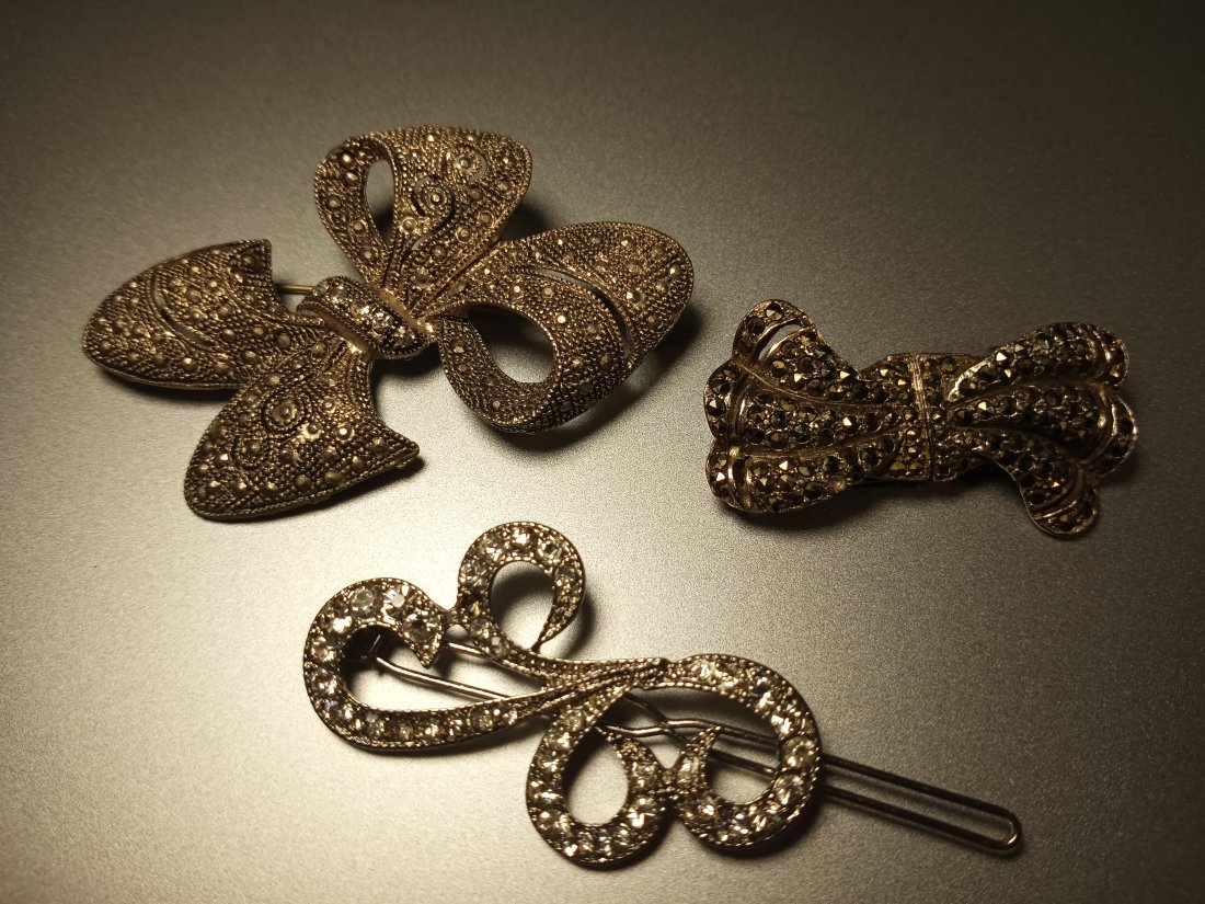 Pair Fine Vintage Bow Brooches and Barrette: Marcasite brooches. All good.