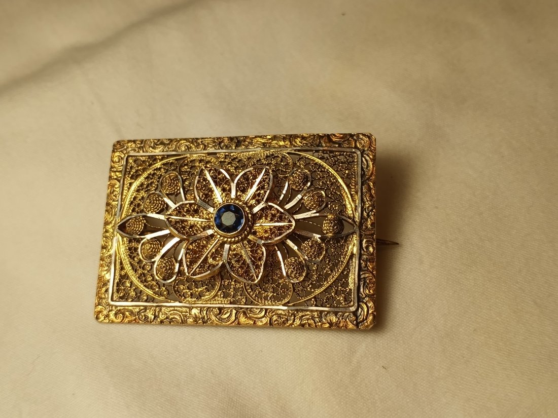 Antique Vermeil Filigree Silver Pin: Nice filigree work. No marks. Probably Italian. Good clasp.