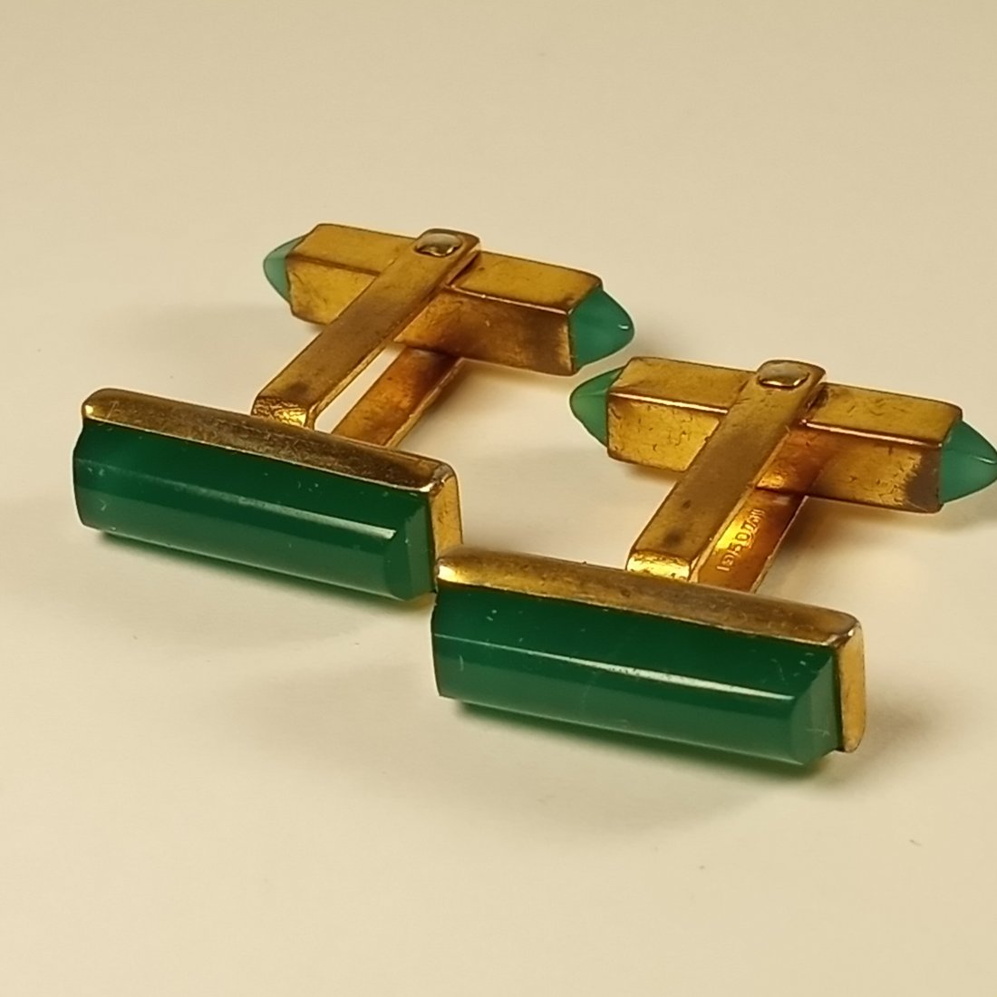 Fine Vintage Pair Chrysophrase Cufflinks: Circa 1950 finely made cufflinks.