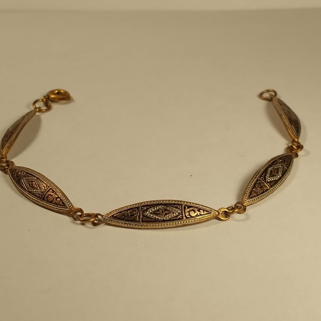 Pretty Spain Damascene Vintage Bracelet: Full 7 3/4 inches.