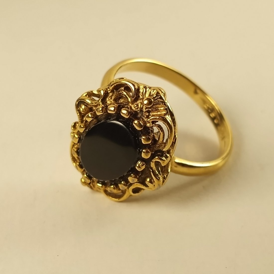Fine Vintage 18 Kt Gold Plated Dinner Ring size 6 1/2 (1 of 2)
