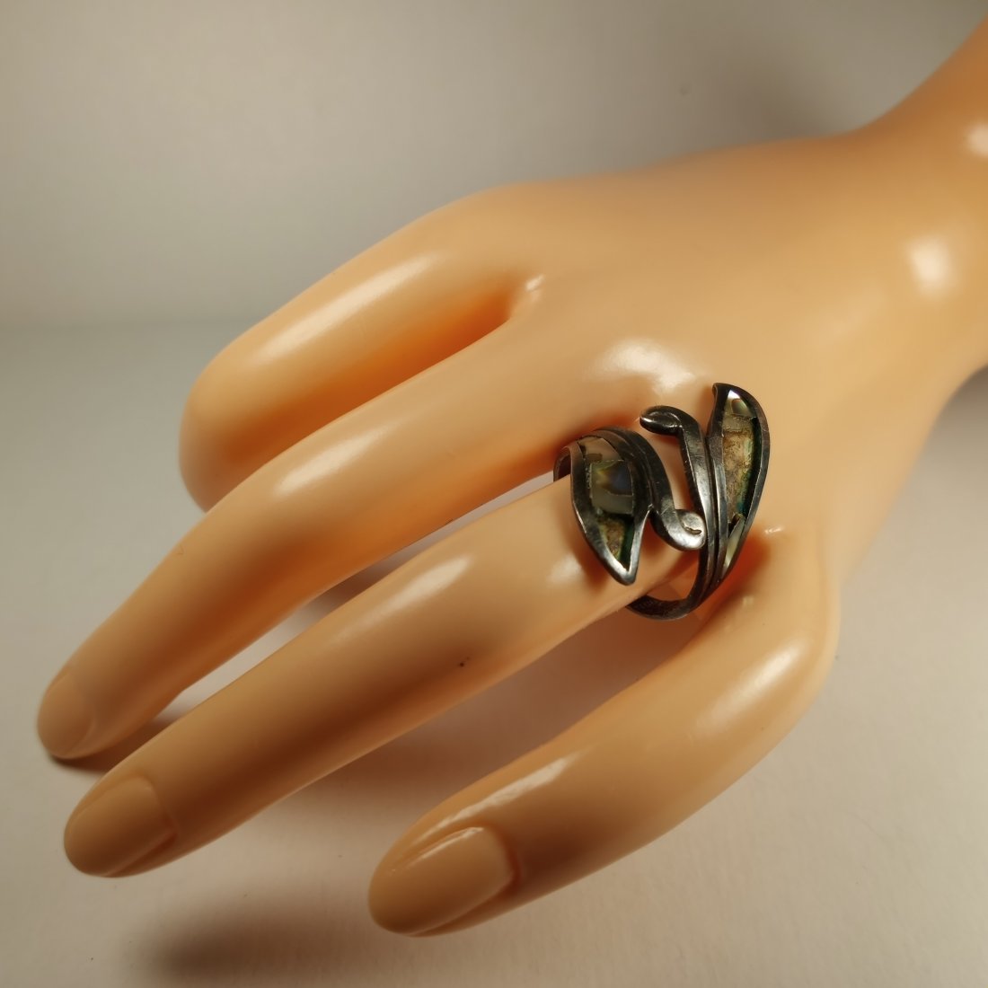 Very Vintage Mexican Los Ballesteros Silver Bypass Ring: Missing some abalone. Marked Los Ballesteros. Adjustable.