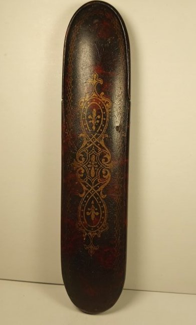 Antique Papier Mache Spectacular Spectacles Case: Faux Boulle with embellishements. Felt interior still good.