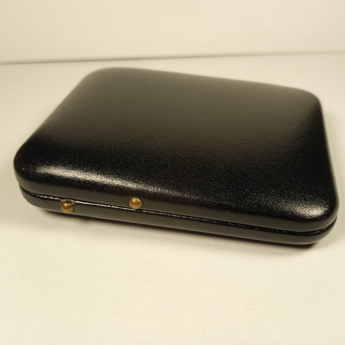 Fine Quality Key Vintage Case: Lock and release mechanism. Fine soft leather. Coin pocket. Leather inside and out.