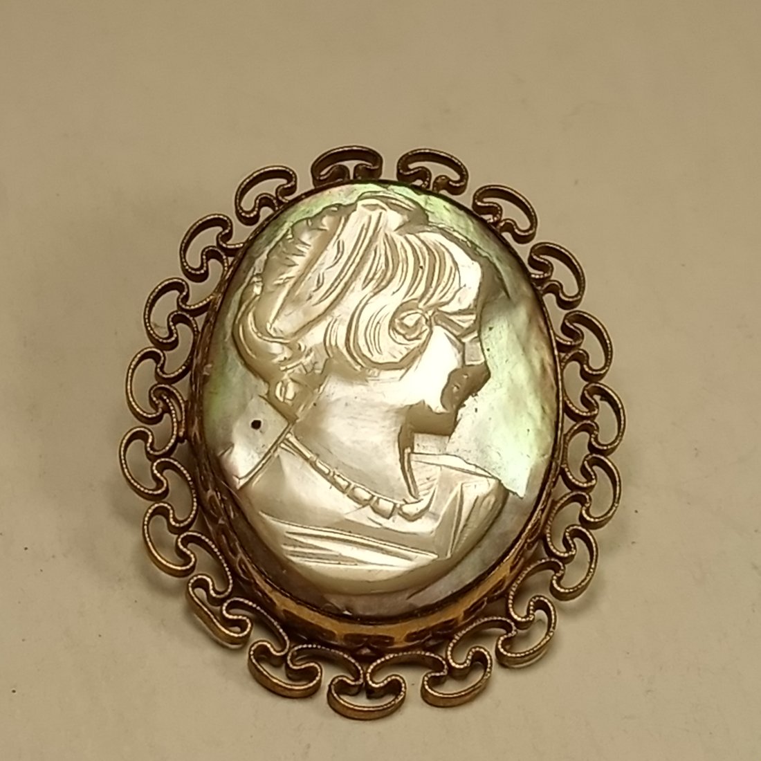 Quaint Vintage Winard Gold Filled Abalone Shell Cameo Pin (1 of 4)