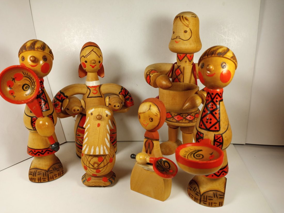 Vintage Turned Painted Wood Craft Figures Back in the USSR (1 of 5)