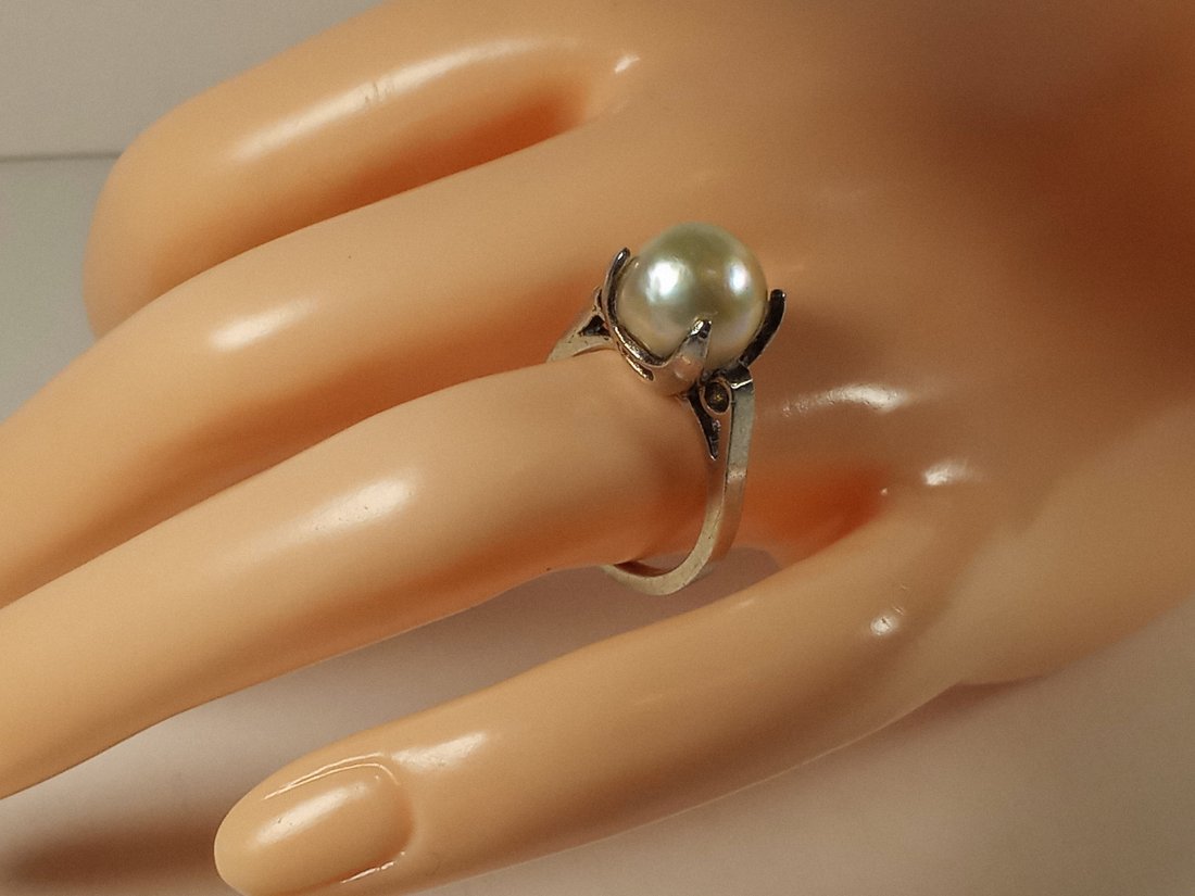 Vintage Beautiful Sterling Silver and Genuine Pearl Ring size 5 (1 of 4)