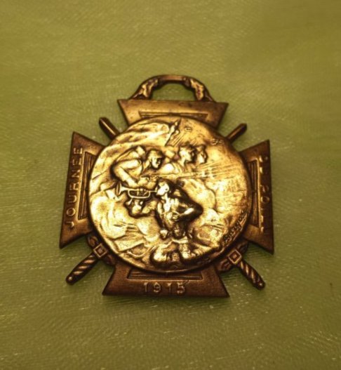 WWI French Soldiers Commemorative Medal Medallion (1 of 4)