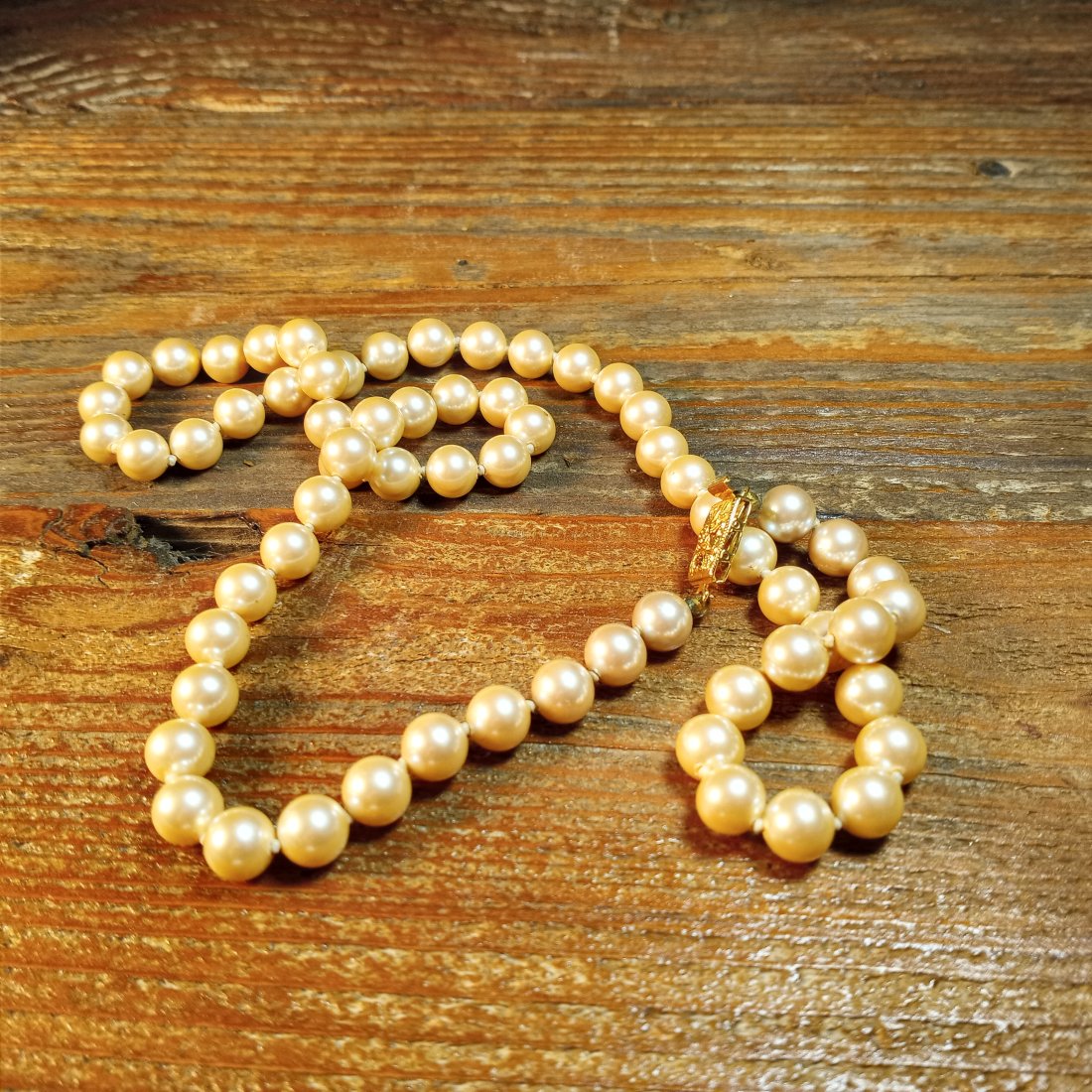 Vintage Monet Glass Pearls Box Clasp 23 Inch Strand: No tarnish. Like new condition.