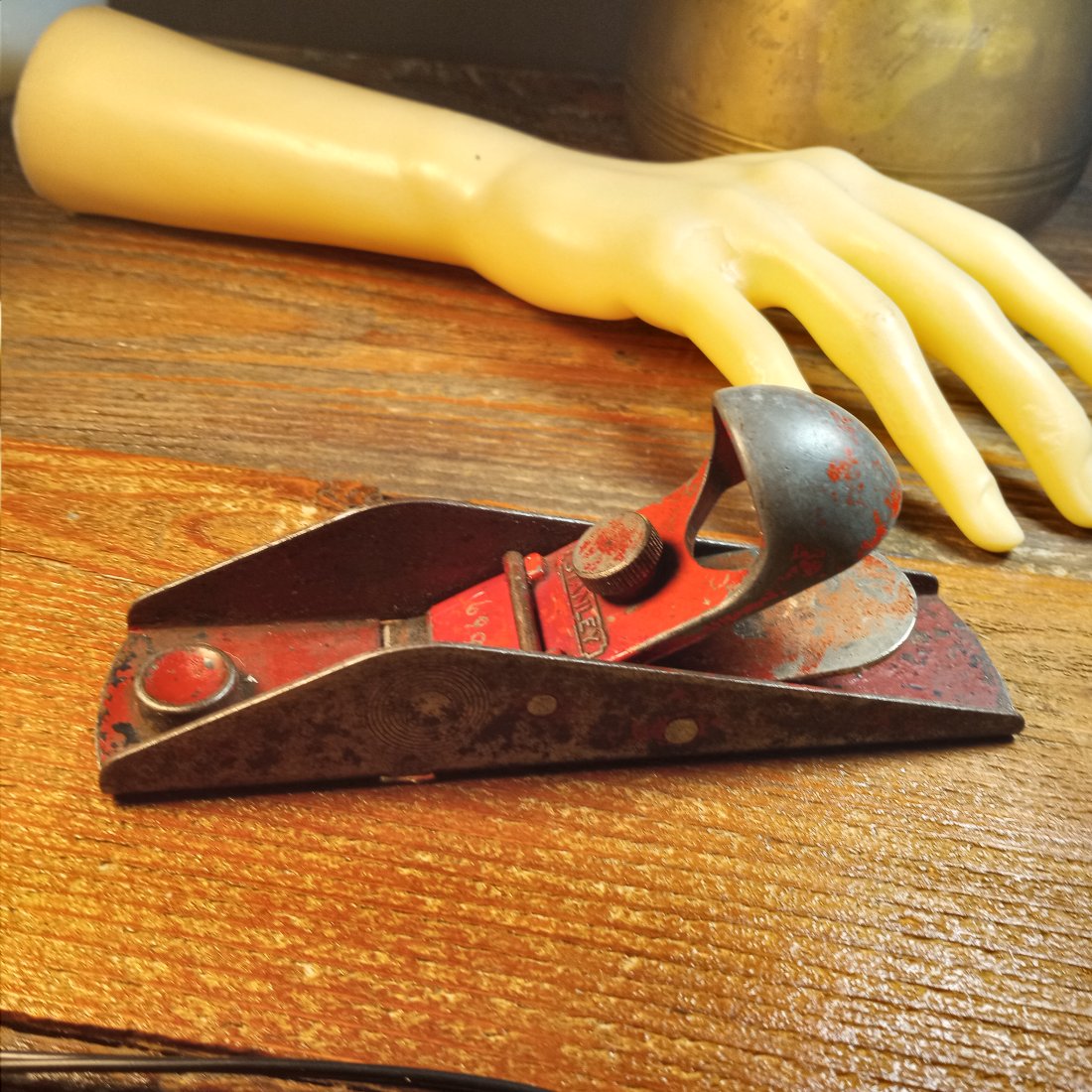 Nice Vintage Stanley Wood Planer: Blade is sharp.