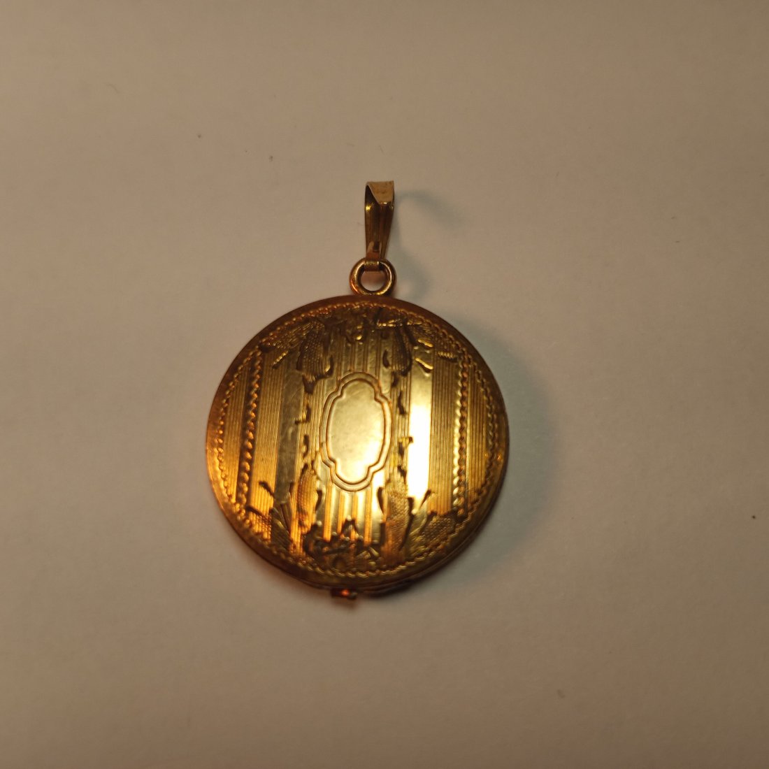 Cute Fine Victorian Gold Plated Memorial Locket (1 of 6)