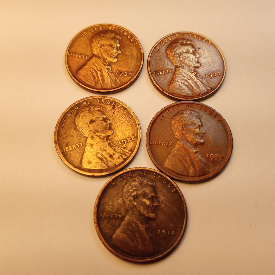 Five Lincoln Wheat Pennies 1937 1937 1914 1934 1925 (1 of 4)