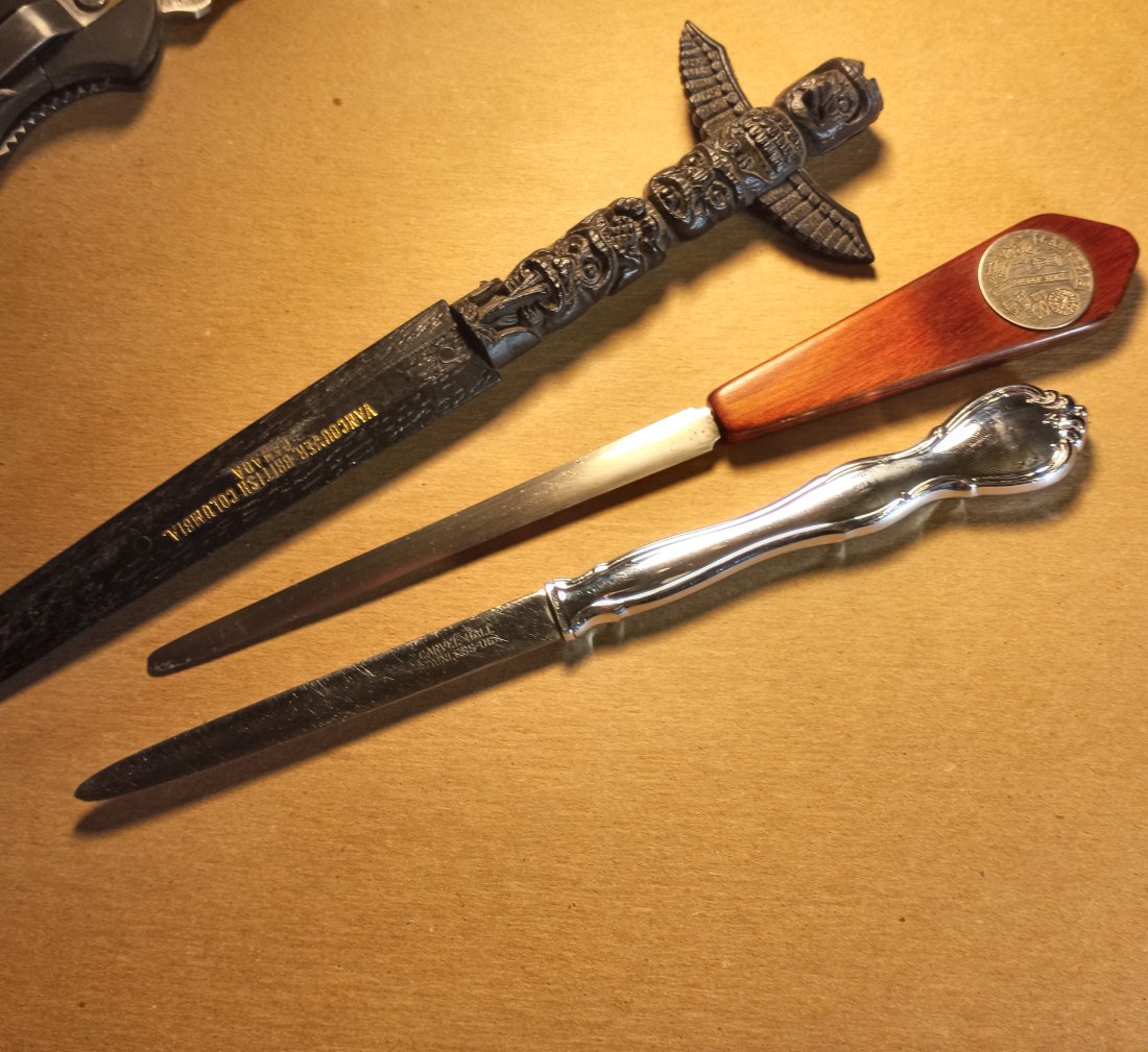 Pair Vintage Letter Openers Las Vegas: Fine condition both.