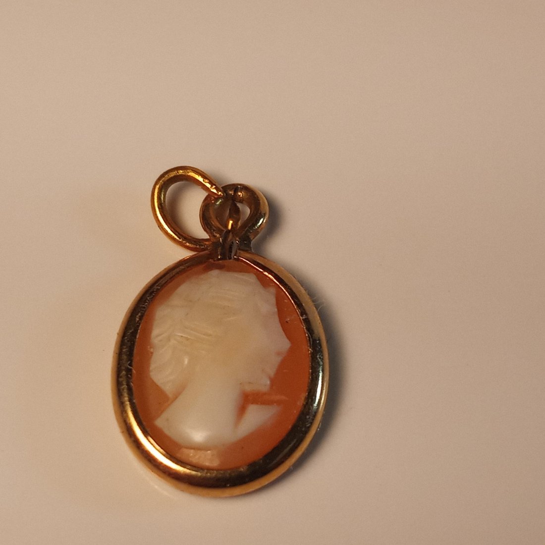 Tiny Vintage Hand Cut Shell Cameo Necklace Pendant (1 of 3)
