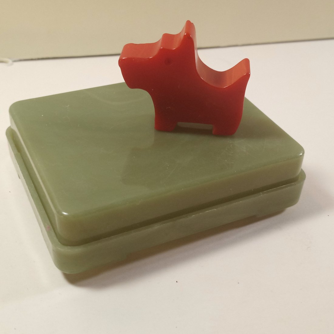 Early Plastics Scotty Dog Pencil Trimmer Vanity Box (1 of 6)