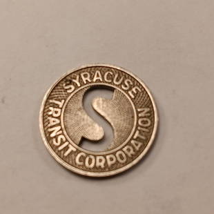 Exonumia Syracuse Transit Corporation One Fare Token: 1972 issued. Numista rarity index 90.
