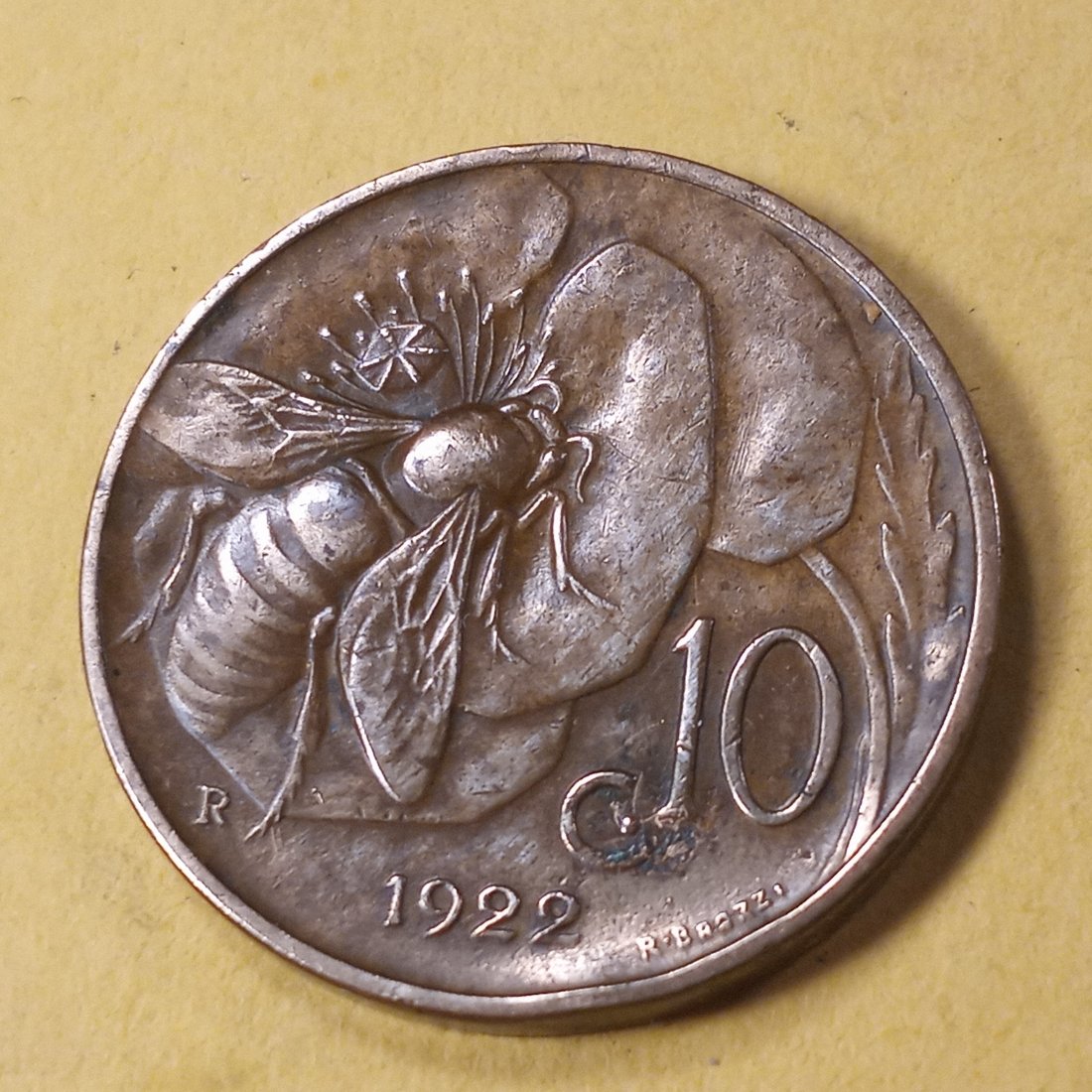 Beautiful 1922 Italian Bronze Coin Five Centesimi Early Faschist Era (1 of 2)