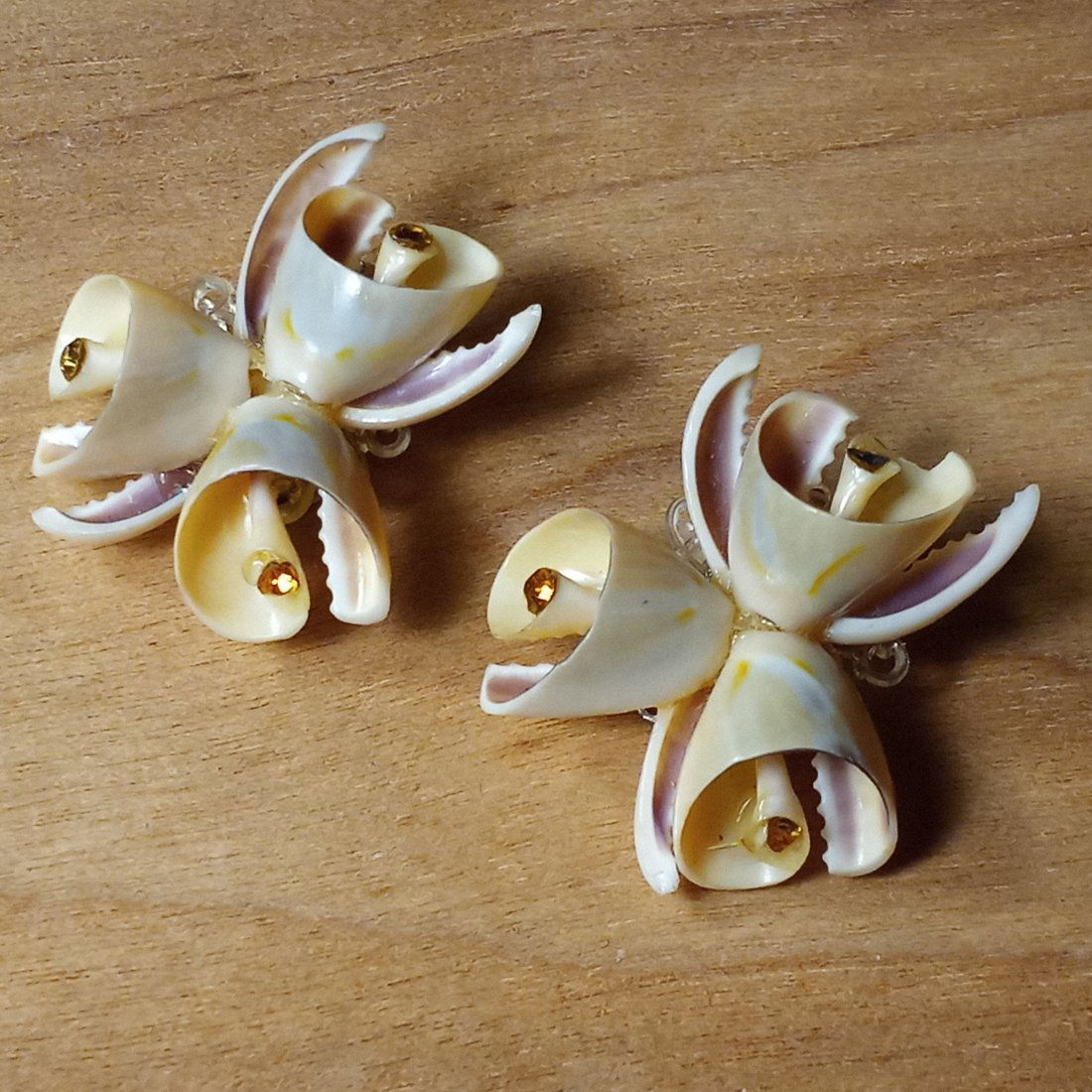Vintage Pair Carved Shell Clip Earrings (1 of 4)