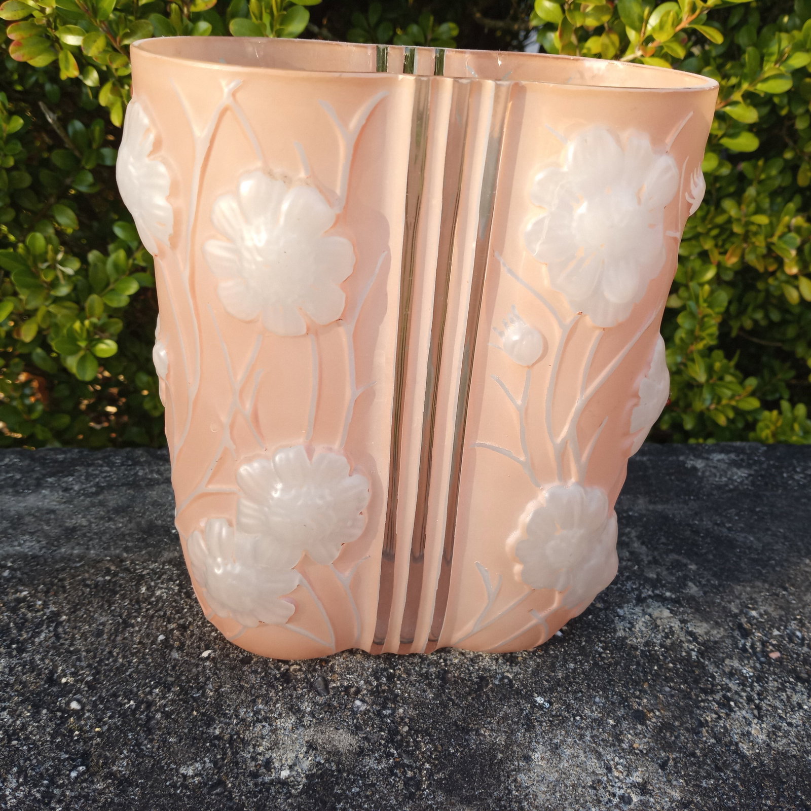 Beautiful Art Deco Glass Vase: Late 1940's in Art Deco style. No chips or cracks.