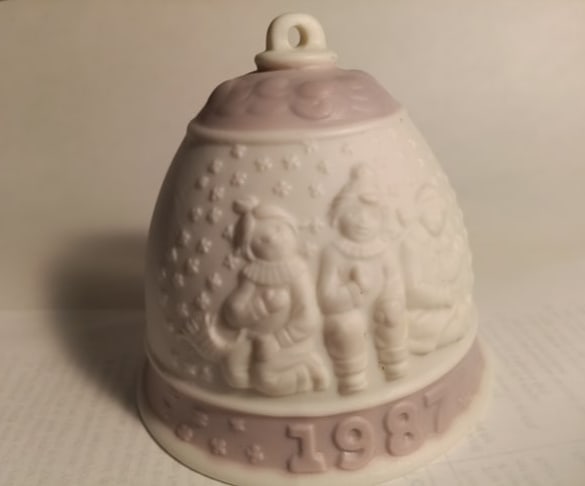 Lladro Christmas Ornament Bell 1987 (1 of 6)