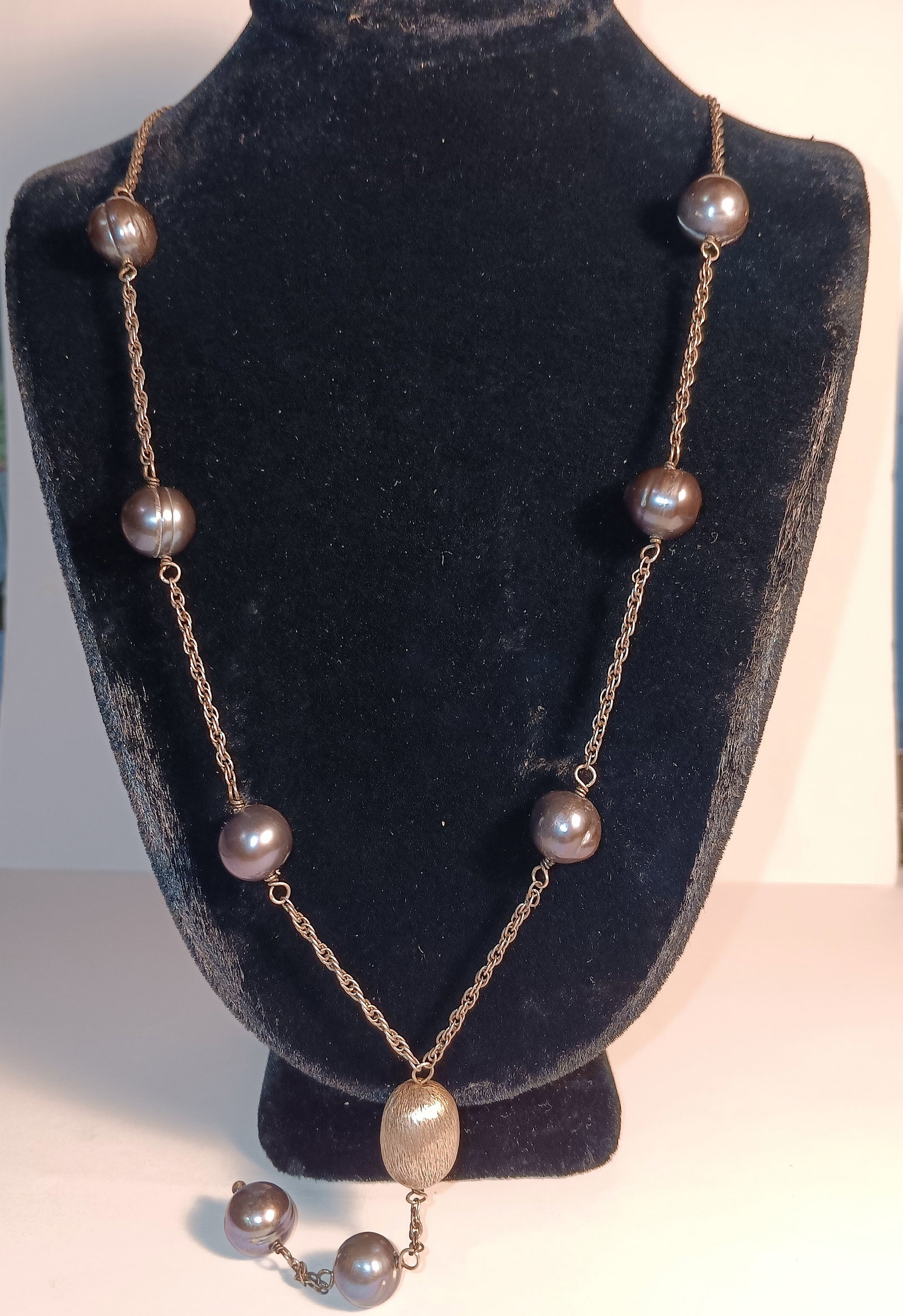 Vintage Daisy Chain Grey Pearl and Sterling Silver Drop Necklace: Tag states 'handpicked' for select pearls. Metal portions are 925 sterlng silver. 19 1/2 inches with a 2 1/4 inch pendant drop.