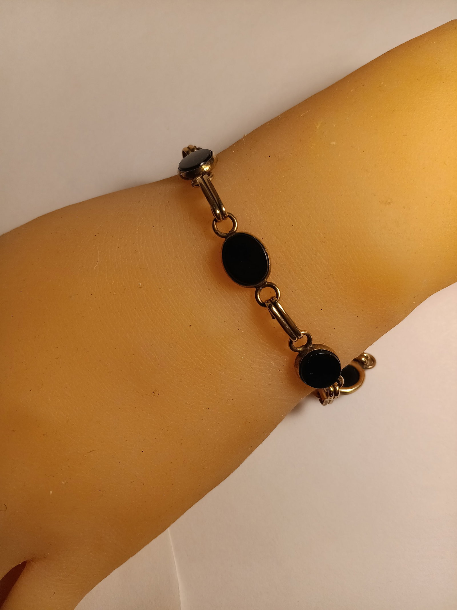 Vintage Jet Stone Bracelet 8 inches (1 of 3)