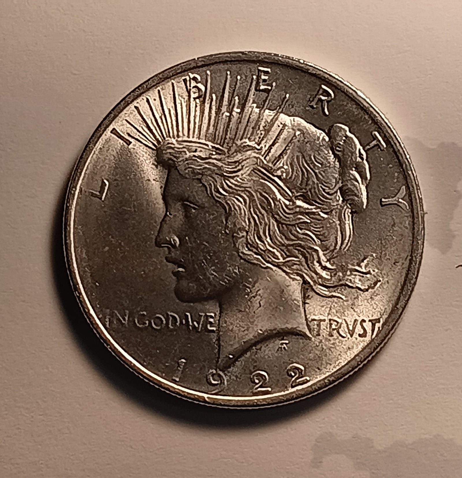 Good Looking 1922 Silver Peace Dollar Frost (1 of 2)