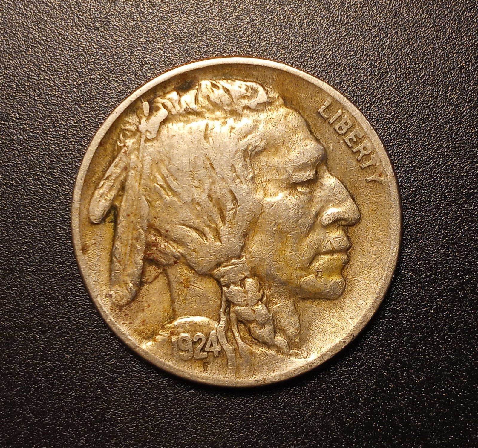 American 1924 Buffalo Nickel Five Cents (1 of 2)