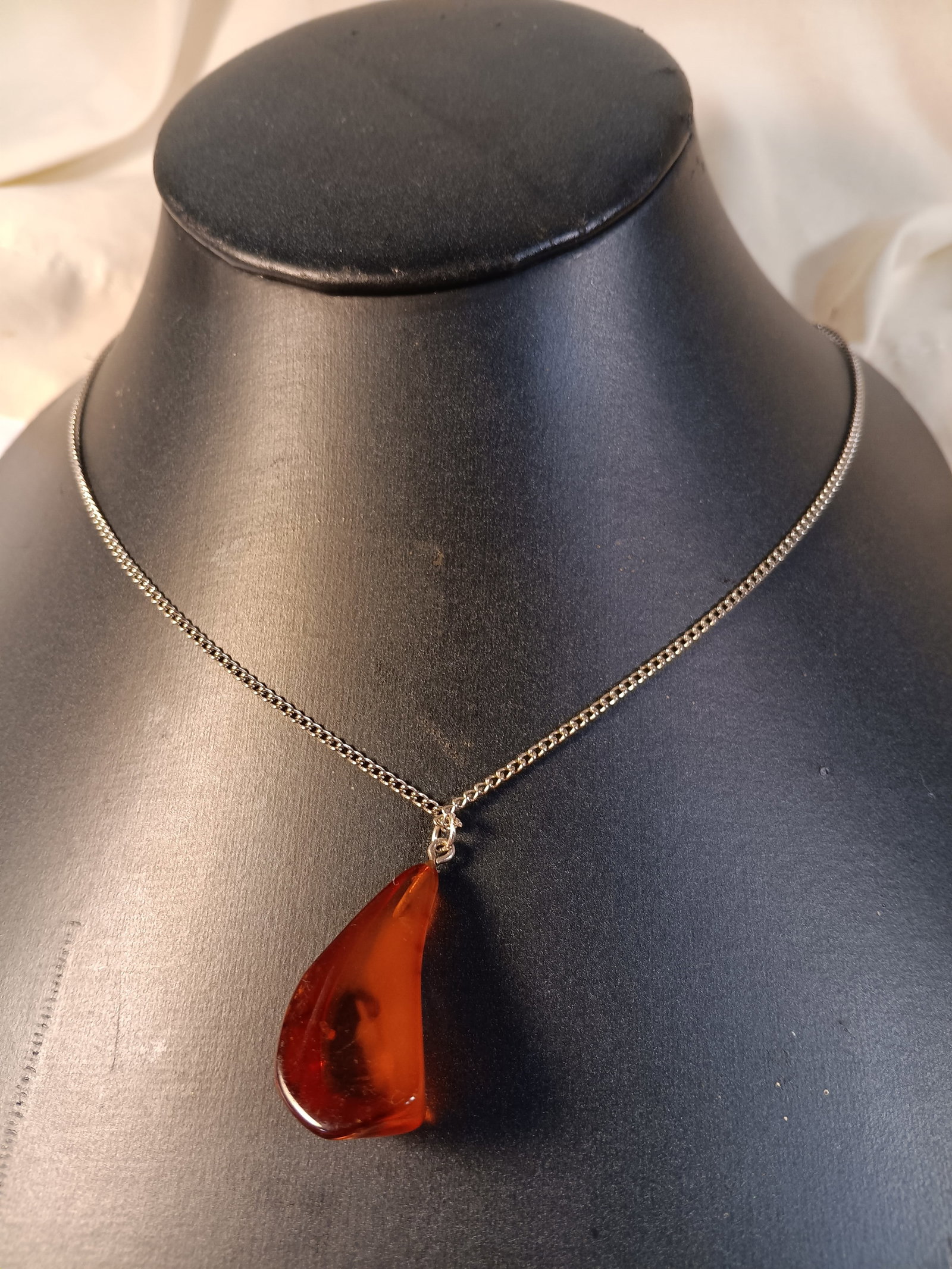 Vintage Amber Pendant Necklace 22 Inch Chain (1 of 7)
