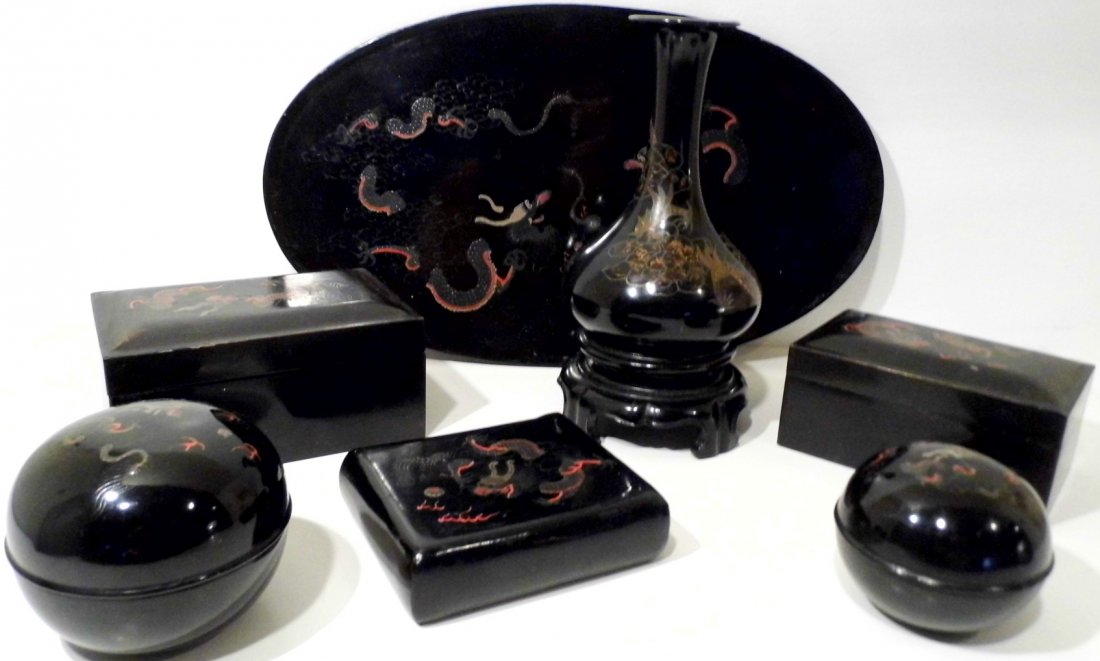 Foochow Fouzhou China Papier Mache Box Vanity Set: In very good condition. Includes a vase, four boxes, and an oval platter. All decorated with dragons. All marked 'Foochow China'.