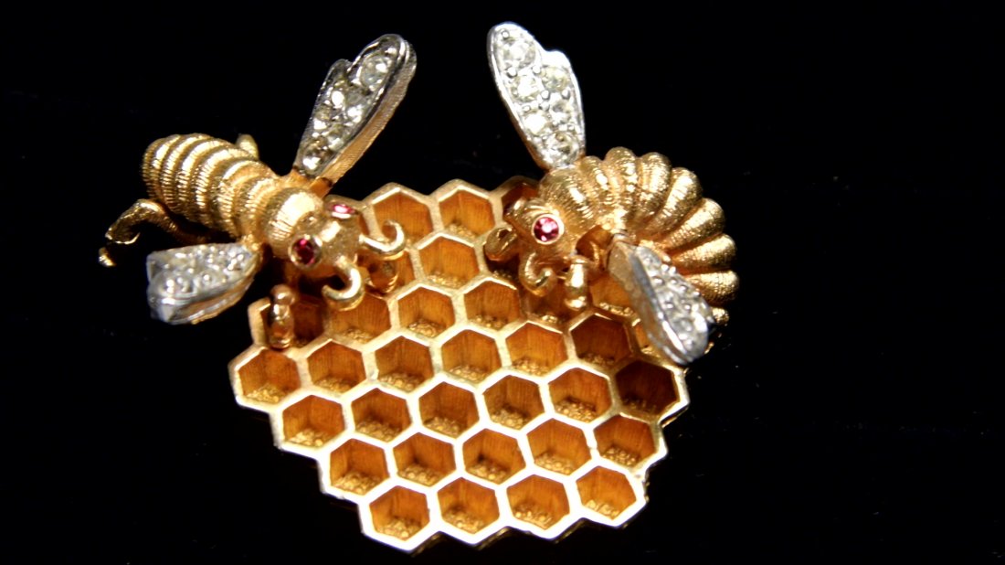 French Boucher Bees Brooch (1 of 3)