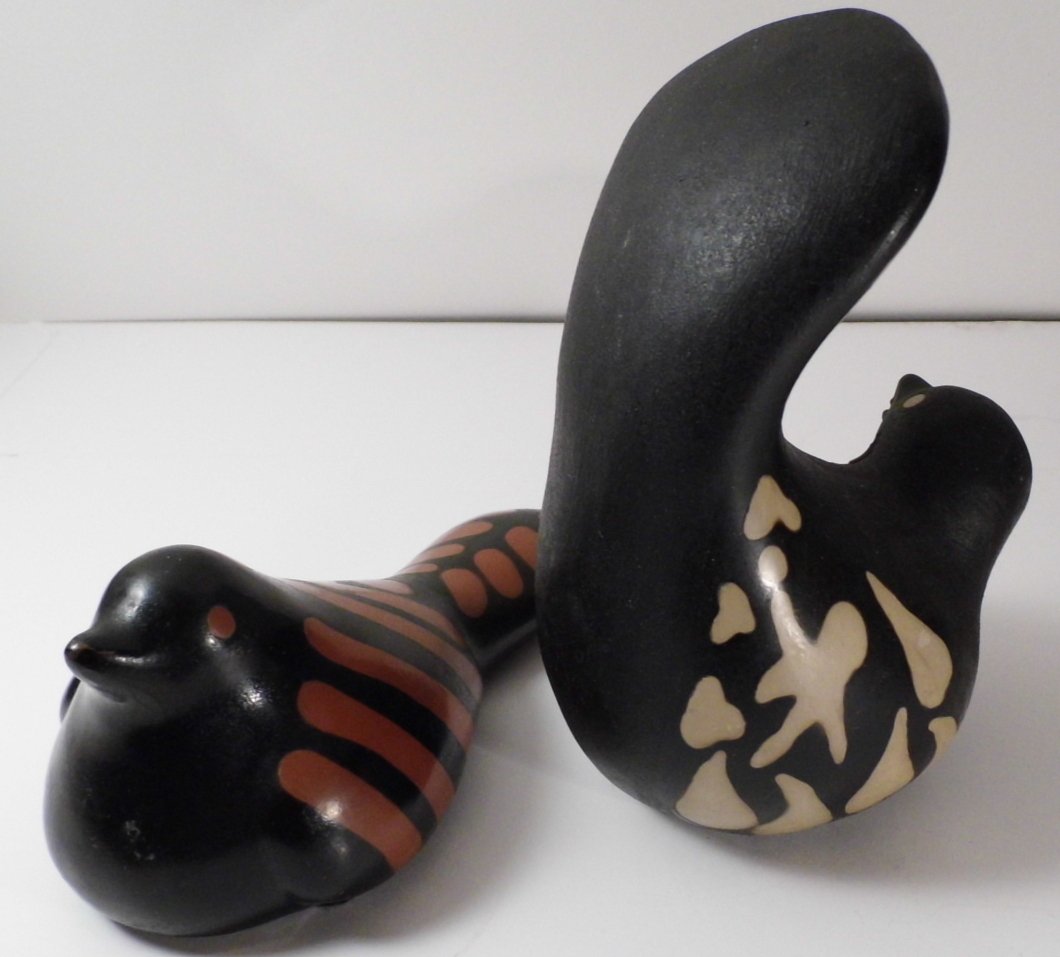 Nice Peruvian Studio Black Pottery Birds Chulucanas (1 of 5)