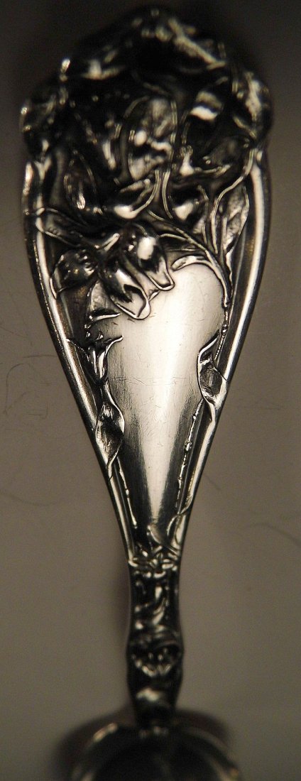 Vintage Charlie Chaplin Souvenir Spoon Rogers 1881: A souvenir edition spoon with raised signature of Charlie Chaplin in the bowl. Produced on a Rogers silver plate pattern from 1881. Spoon does not date to 1881; the pattern date originated in 1881. Th