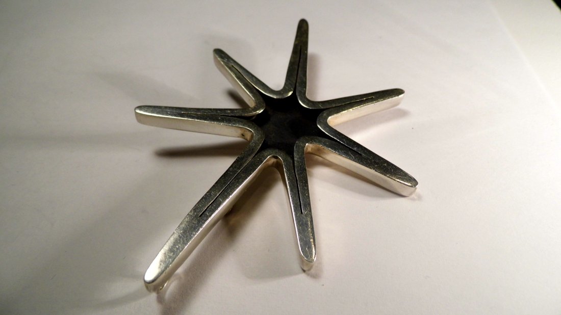 Maricela Sterling Silver Modern Mexican Pendant Brooch: Stylized niello star can be a necklace pendant or brooch. A little over 3 inches, a substantial piece. Has sterling silver marks and Maricela.