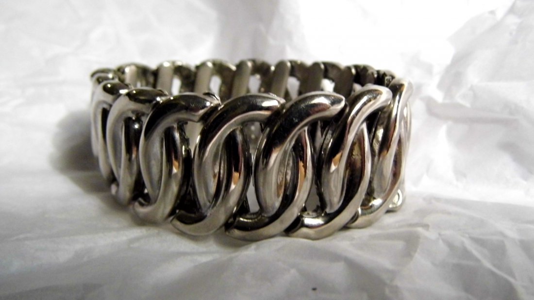Very Vintage Monet Mid-Century Stretch Bracelet (1 of 4)