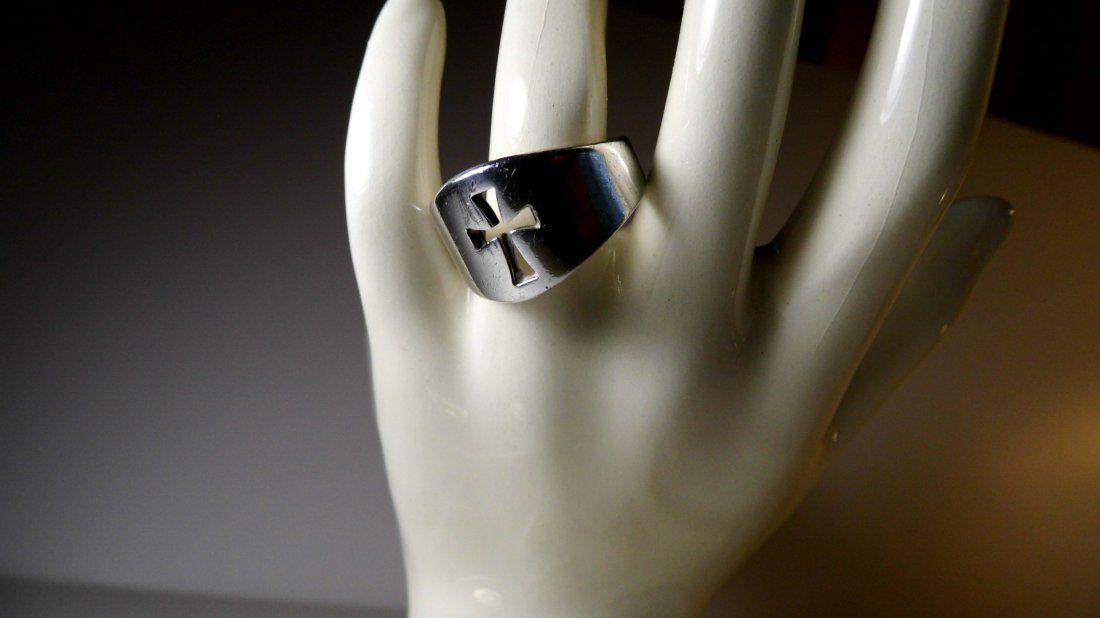 James Avery Signed Incised Cross Sterling Silver Ring (1 of 5)
