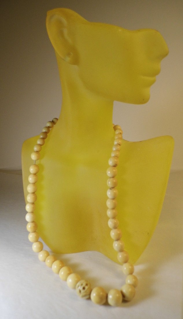 Antique Chinese Carved Graduated Beads Necklace (1 of 8)