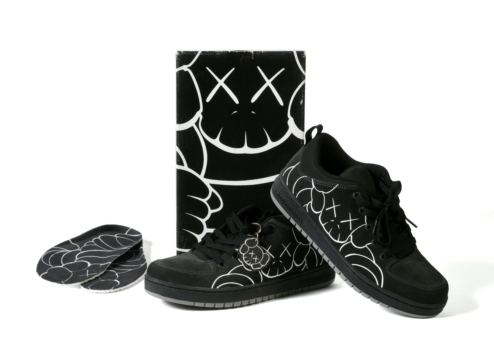 KAWS (born in 1974° KAWS CHUM – DC SHOES (Black and (1 of 1)