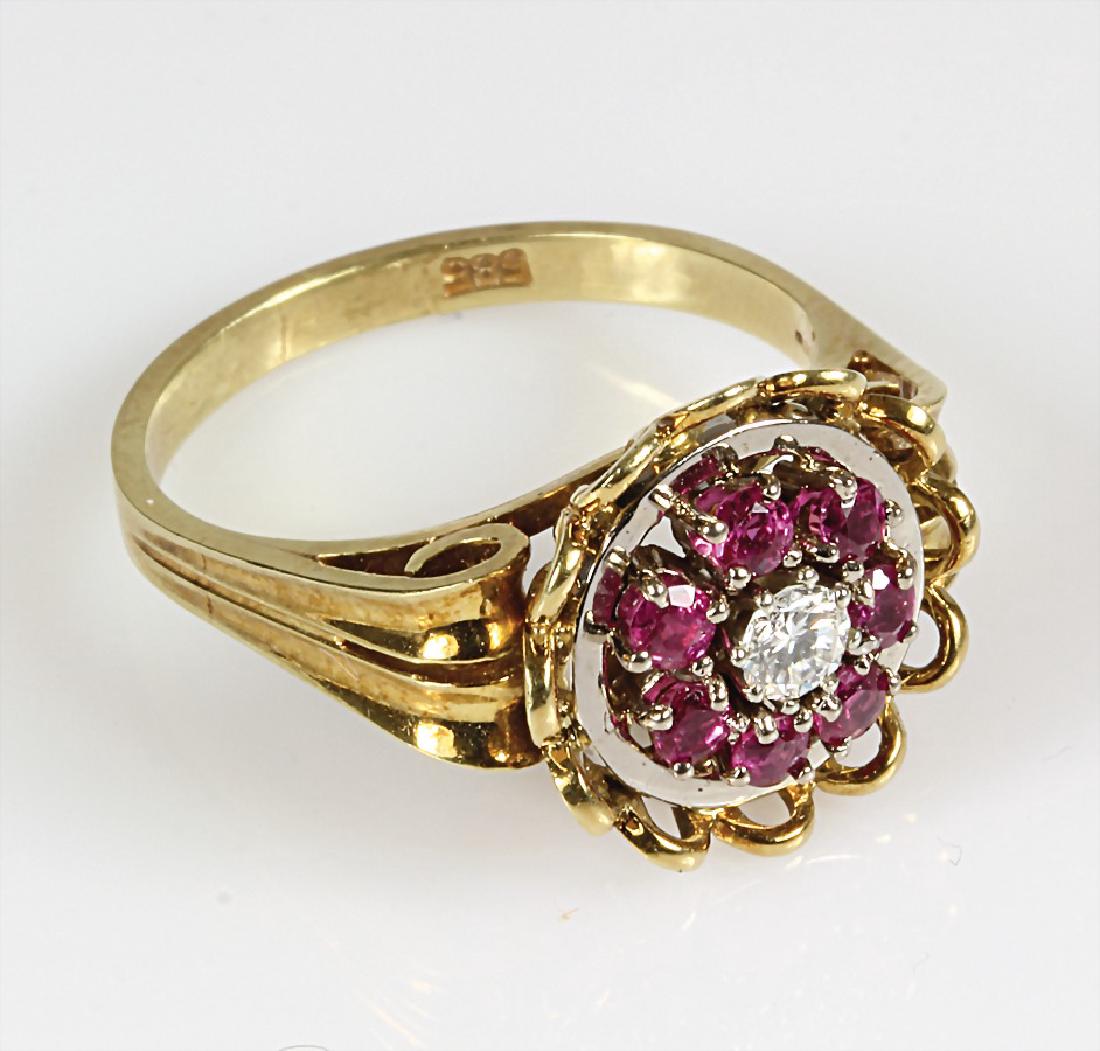 Ring, GG 585/000, 1 zentraler Brillant ca. 0,12 ct (1 of 1)