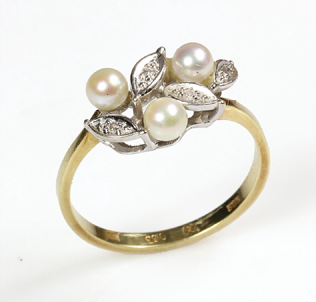 Ring, GG/WG 585/000, 3 Akoja-Perlen, 4 Diamanten 0,03 (1 of 1)