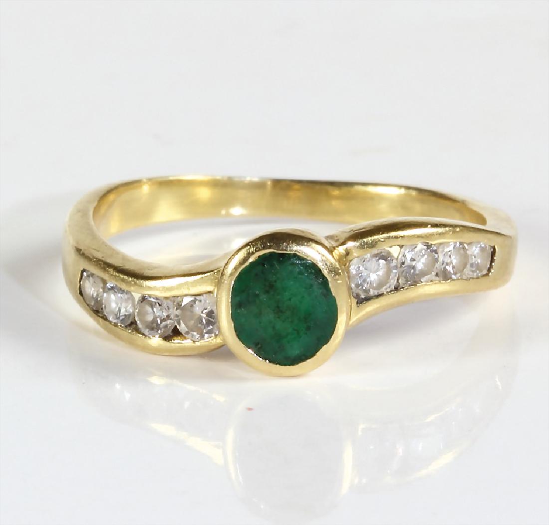 Ring, GG 750/000, 1 Smaragd (abgetragen), 8 Brillanten (1 of 2)