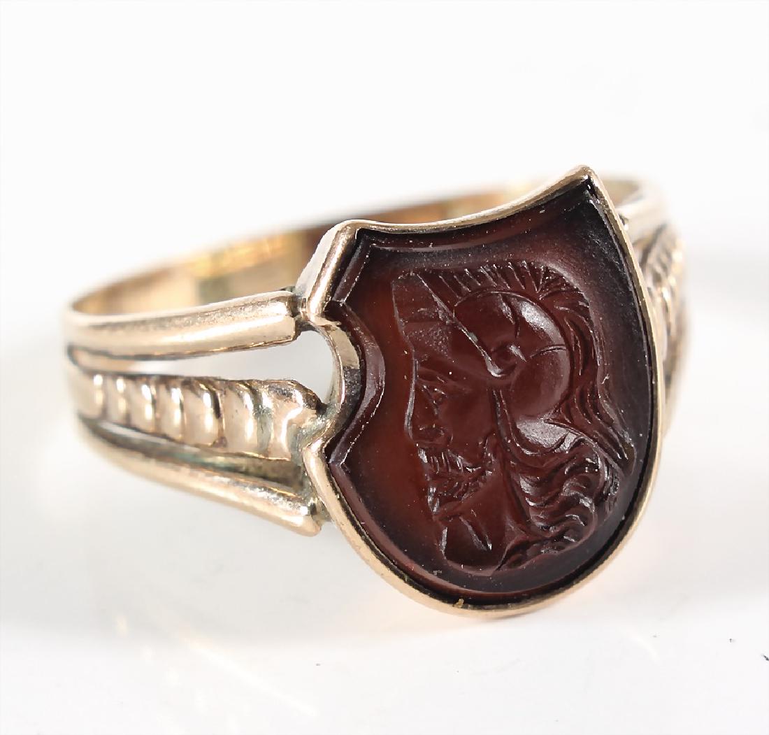 Ring um 1900, GG 333/000, geschnittene Gemme (Kamee) in (1 of 2)