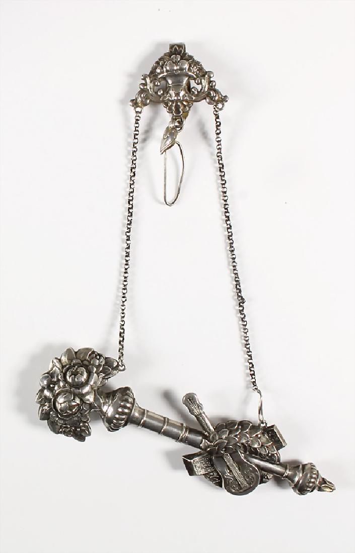 Chatelaine einer "WÄSCHEDAME", Biedermeier um 1830, (1 of 1)