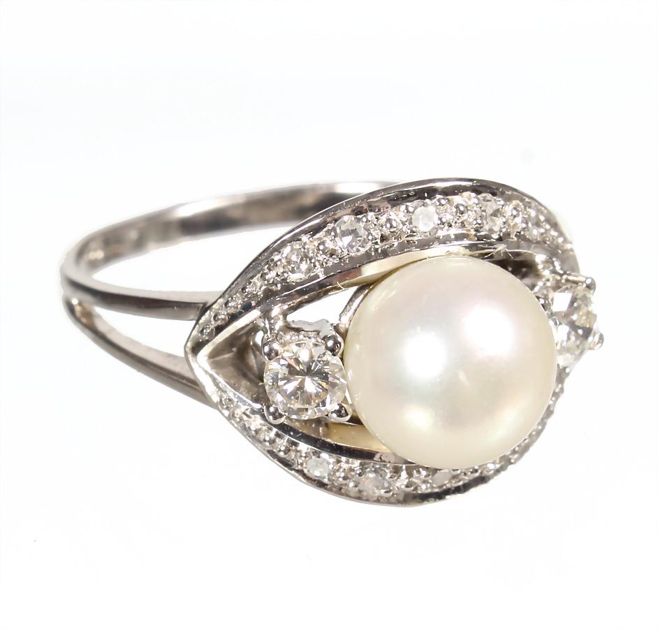 Ring, WG 585/000, zentrale Akoja-Perle, 2 Brillanten (1 of 1)