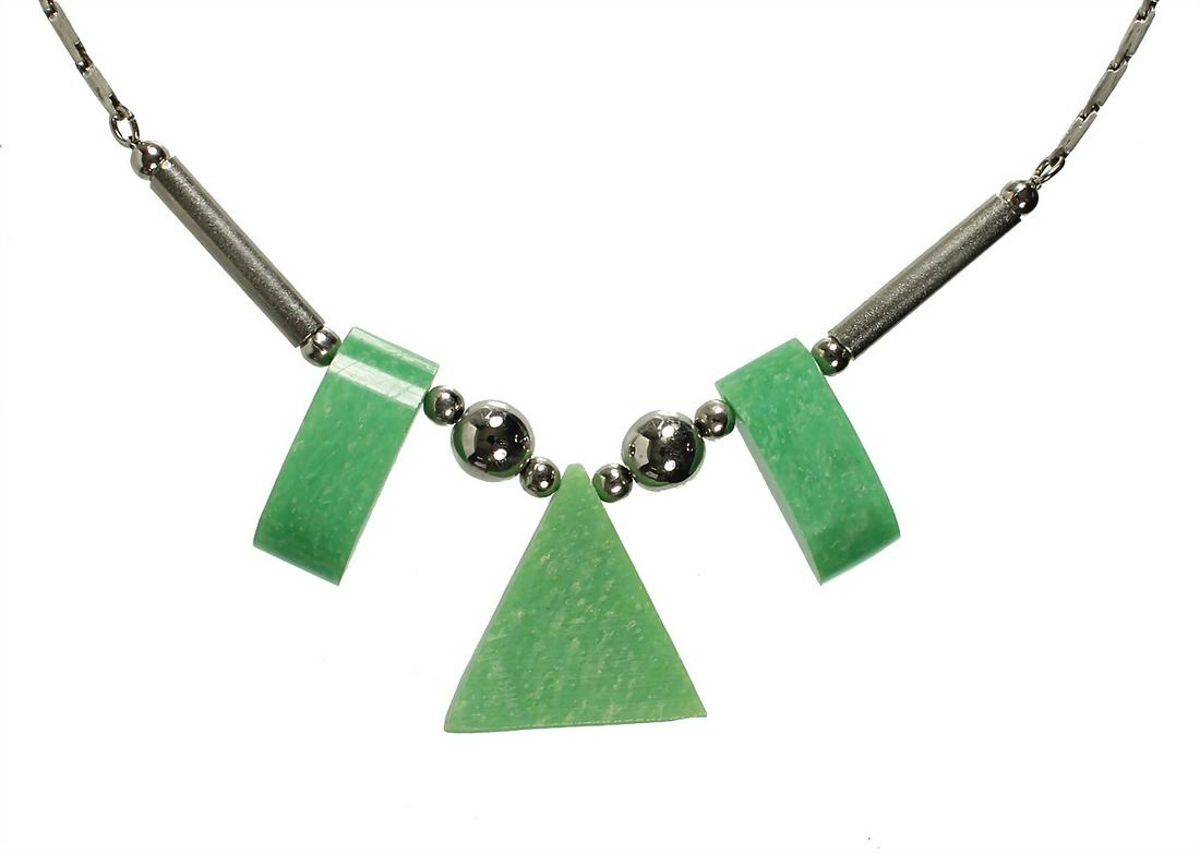 necklace, "ART-DECO" from the 1930s/'40s, white metal: necklace, "ART-DECO" from the 1930s/'40s, white metal plated, graphic, green speckled galalith , ball and hinge elements, lenght = 43 cm German Description Collier, "ART-DECO" der 1930/40er Jahre, wei