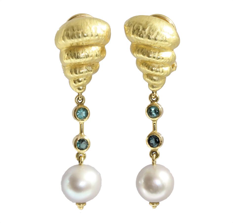 a pair of ear clips with pin, yellow gold 750/000, (1 of 1)